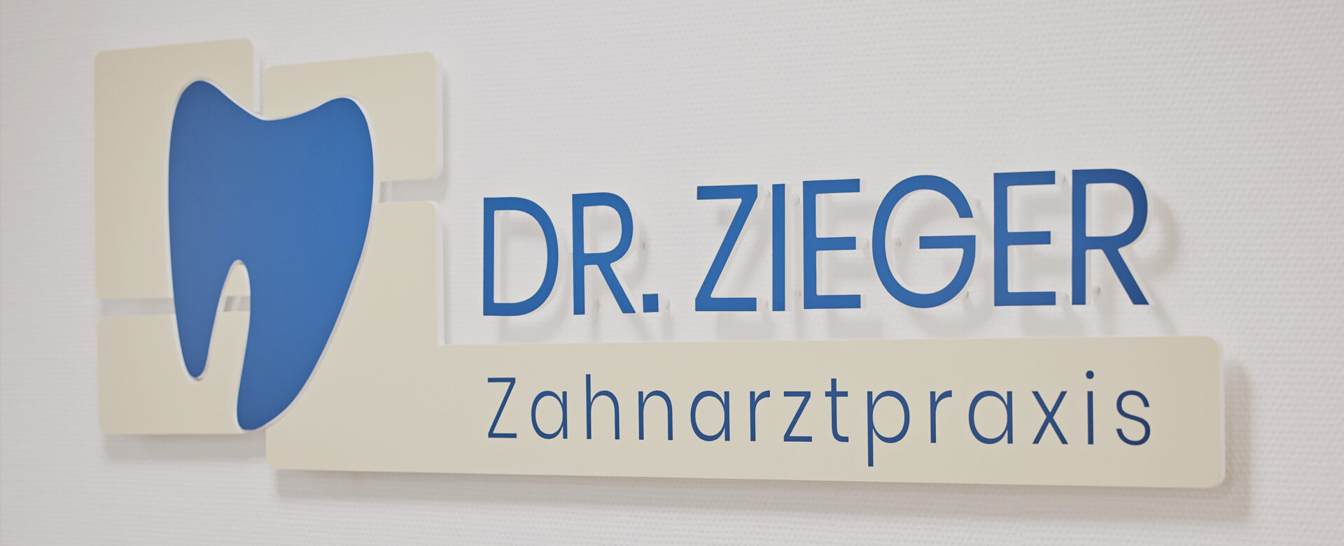 Dr. Zieger Zahnarzt Praxis Bonn Beuel Praxisausstattung